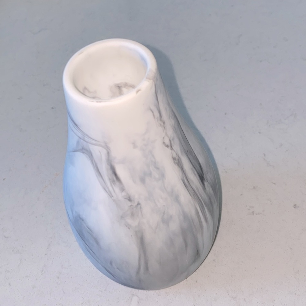 Marble Pattern Vase - Picture 4 of 7